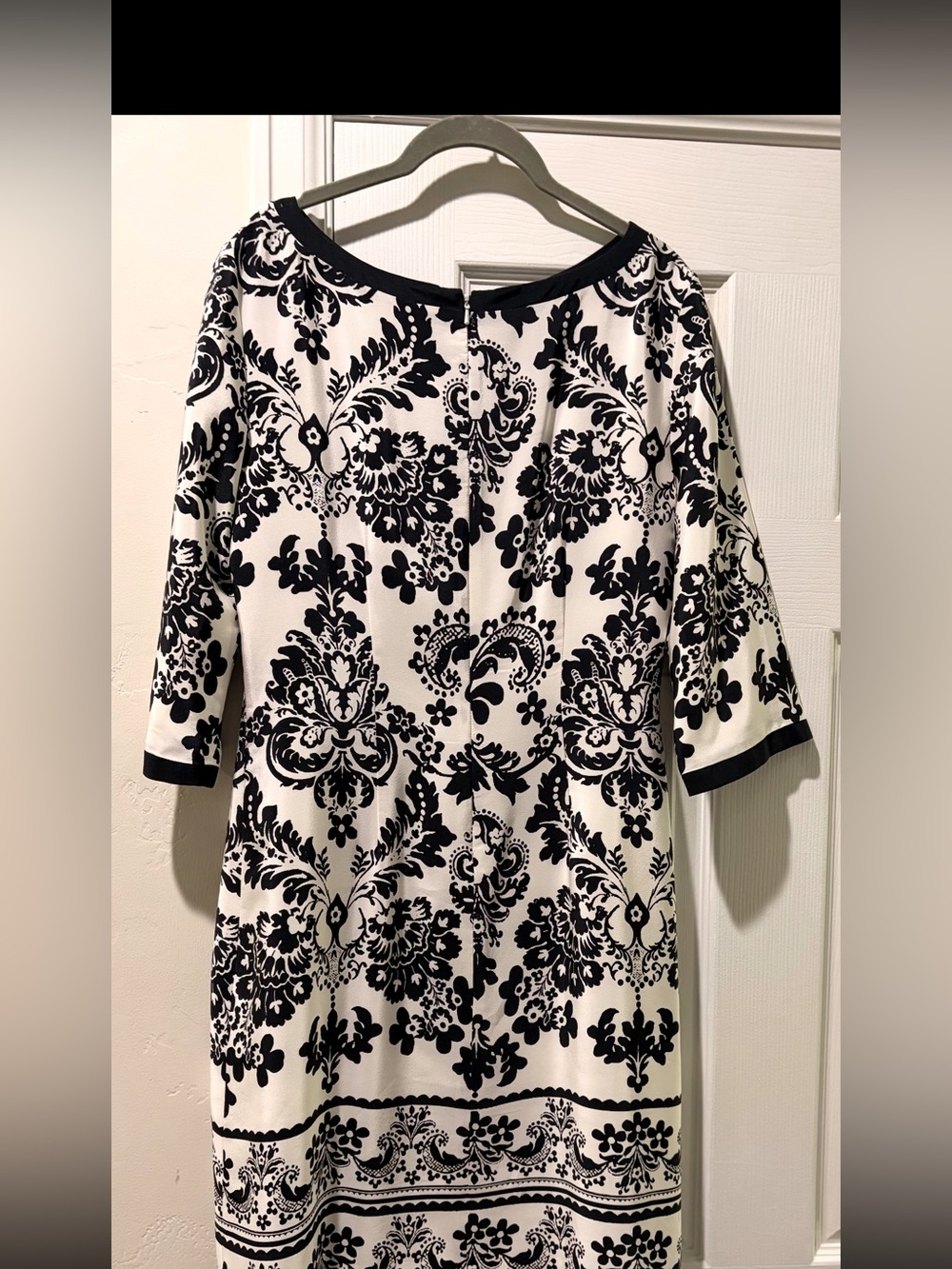 Neiman Marcus exclusive silk with 3/4 sleeve lined dress back zipper blk/white
